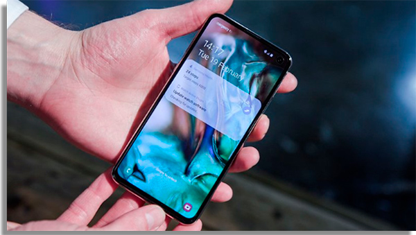 Galaxy S10e vs iPhone XR  Qual   o melhor  - 97