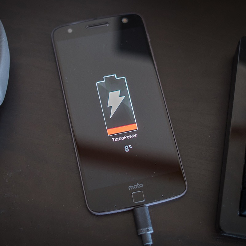 7 tips of what to do when your phone won't charge! AppTuts